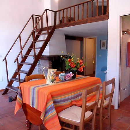 Glicine Apartment